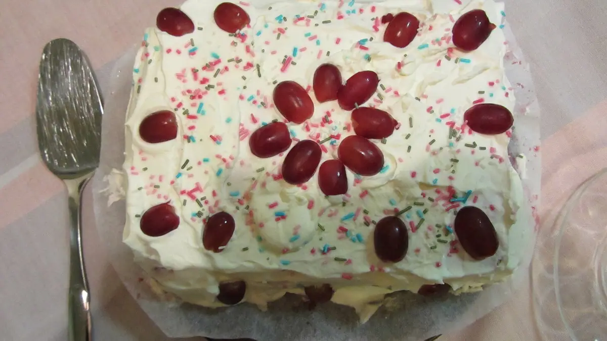 Rebakers Cakes – cake shop in Rainham town centre